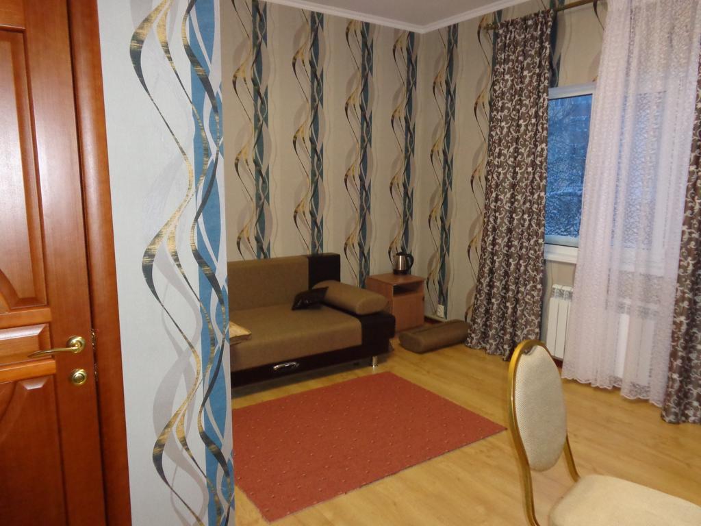 Barin Hotel Szaratov Szoba fotó